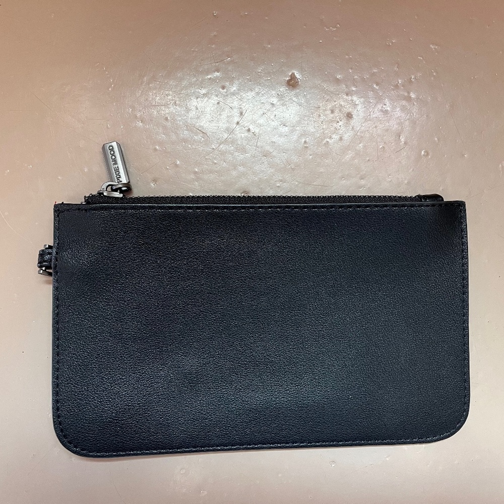 Black clutch